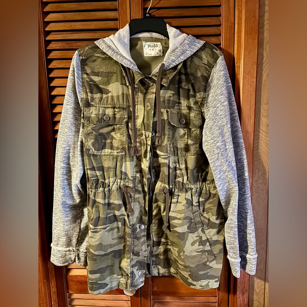 MUDD - Junior’s XL lightweight camouflage and gray.  NWOT tags.
